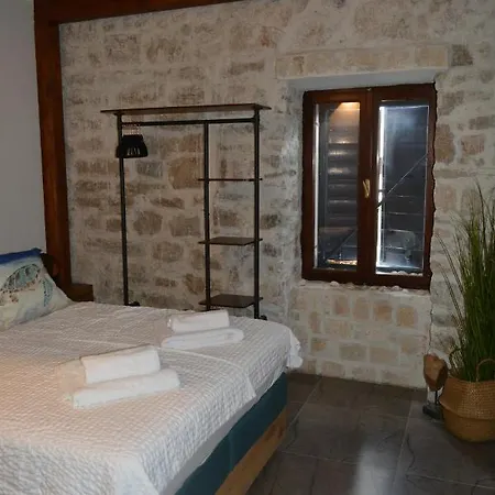 Villa Most Tisno 아파트